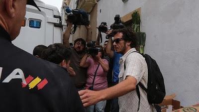 Kichi sustituyó, en el Consistorio de Cádiz, el retrato del rey por el de un anarquista.