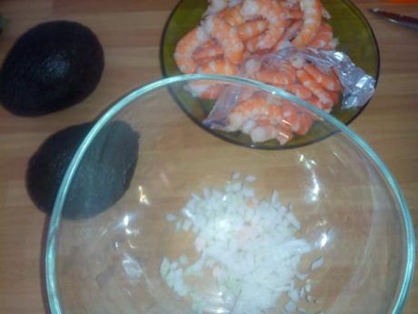 Tartar de aguacate con gambas