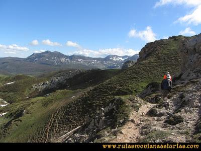 Ruta Les Rapaines, Lago Ubales, Cascayón: Bajando del Entrepicos