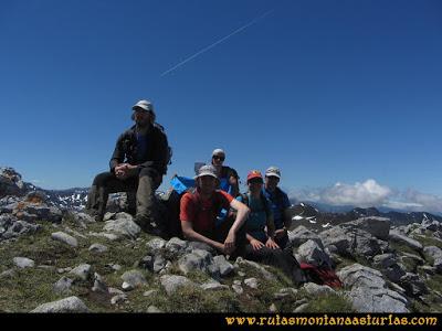 Ruta Les Rapaines, Lago Ubales, Cascayón: Peña del Vientu