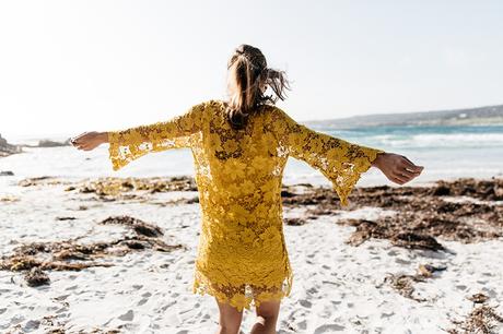 Carmel_By_The_Sea-Collage_On_The_Road-Lace_Dress-Yellow-Beach_outfit-Collage_Vintage-6