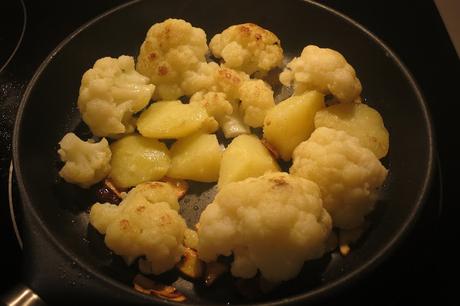 Coliflor con refrito de ajos y guindilla