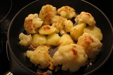 Coliflor con refrito de ajos y guindilla