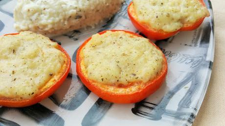 Sándwiches de piadinas con embutido vegetal y mozzarella casera vegana