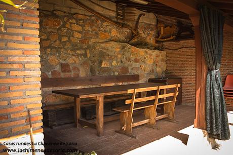 Casa Rural La Chimenea de Soria merendero