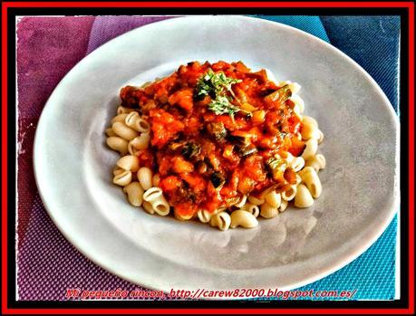 Caracolas con verduras y salsa de tomate casera