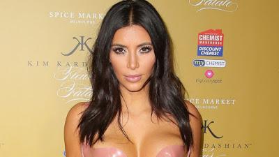 Kim Kardashian te enseña a ser mujer objeto