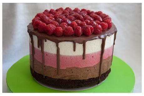 Tarta mousse de chocolate, frambuesas y queso