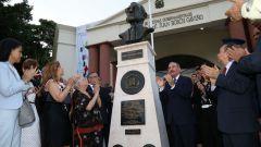 Danilo bautiza con nombre Juan Bosch edificio Oficinas Gubernamentales.