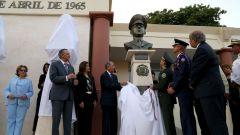 Danilo bautiza con nombre Juan Bosch edificio Oficinas Gubernamentales.