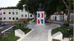 Danilo bautiza con nombre Juan Bosch edificio Oficinas Gubernamentales.