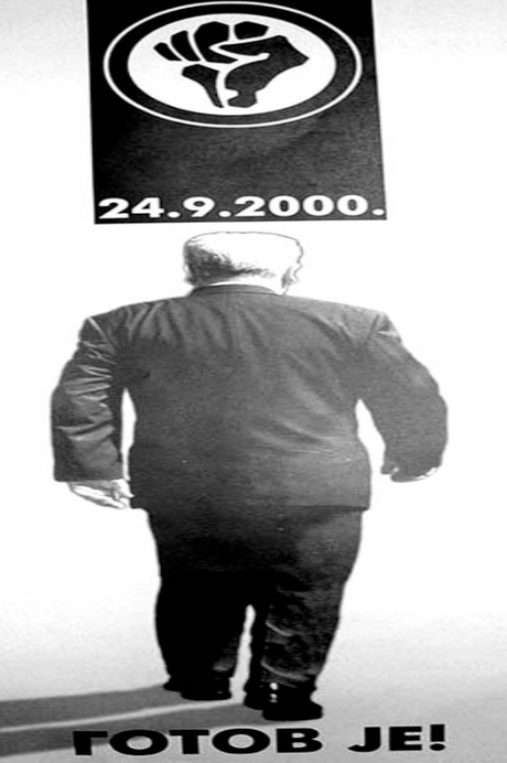 El color llega a los espacios postsoviéticos Uno de los numerosos carteles que usó Otpor y la oposición serbia para forzar la salida de Milošević del poder. En este cartel, que se convirtió en emblemático, se puede leer en serbo-croata “está acabado”
