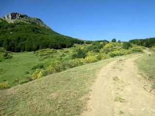 Mediodía (o Ricacabiello)-Peña la Cruz-Peñas de Liegos