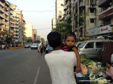 Yangón; caminando por sus barrios