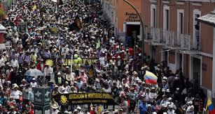 Fuera #Correa le gritan en Ecuador