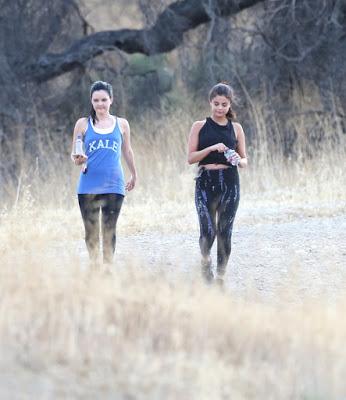 Selena Gómez, practica el senderismo en Hollywood Hills