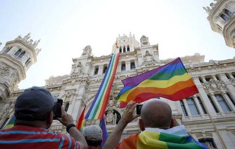 Del nacionalcatolicismo a la bandera arco iris