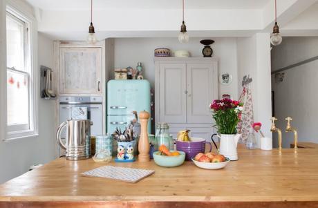 Quedamos en la cocina Lovely modern vintage kitchen // Hermosa cocina vintage moderno // casahaus.net
