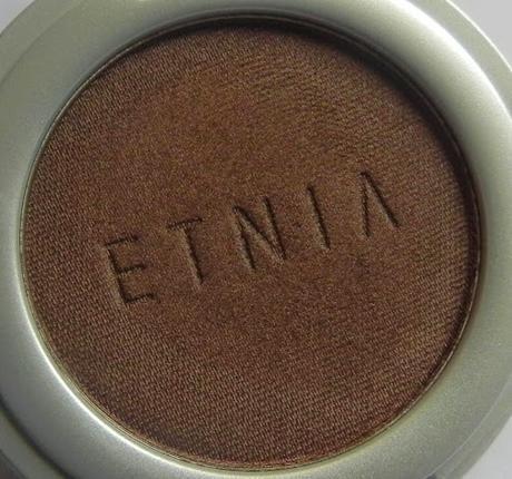 Probando el maquillaje de Etnia Cosmetics