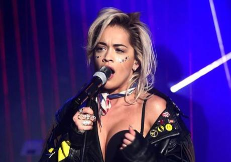 Rita Ora presenta 'Poison' en directo