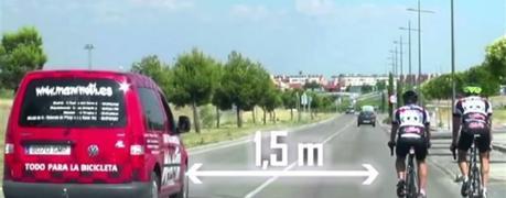 Adelantar en línea continua a ciclistas si esta permitido (vídeo)