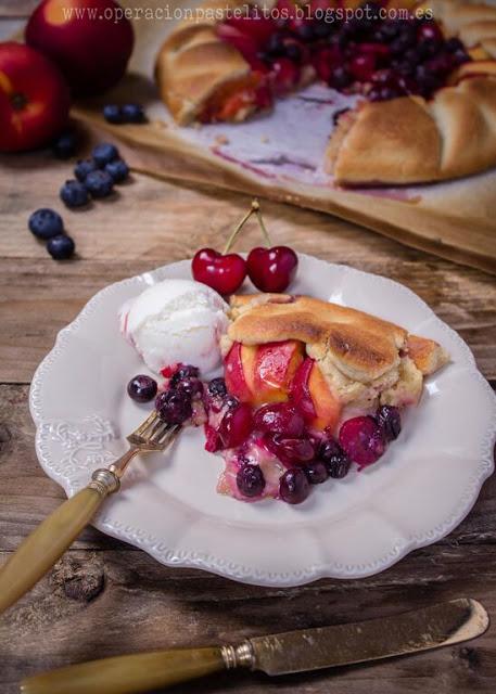 tarta-rustica-arandanos-cerezas-nectarinas