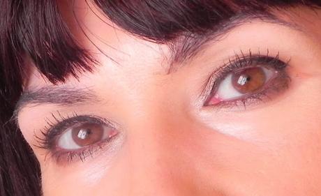 Look con Etnia: Marrón intenso y coral brillante