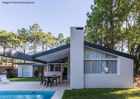 Casa de campo hecha de ladrillos remodelada en Argentina.