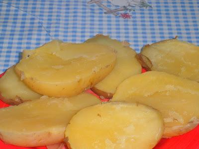 Barquitas de patatas con ensaladilla
