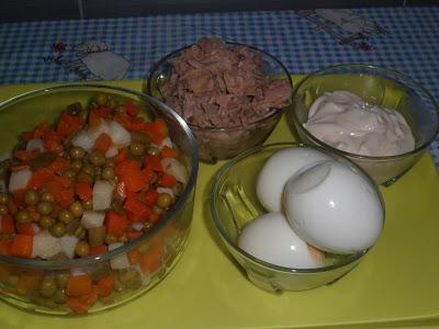 Barquitas de patatas con ensaladilla