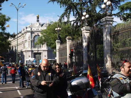 Concentración motera en el Cuartel General del Ejército ( C/ Alcalá de Madrid) y el cuartel de El Goloso. Con tu ejército, con nuestra bandera.
