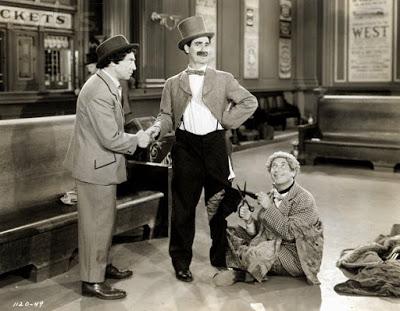 Los hermanos Marx en el Oeste, aunque mejor si no hubieran ido... [Cine]