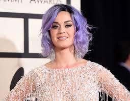 Lucha de Katy Perry para comprar un convento