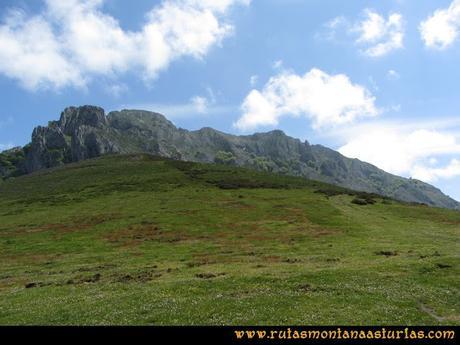 Ruta Les Campes Peña Mea: Collada Pelúgano, hacia Peña Mea