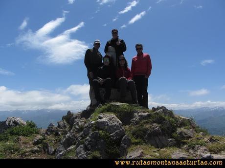 Ruta Les Campes Peña Mea: Cumbre Ruta Les Campes Peña Mea: Cumbre