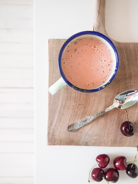 Smoothie de mango y cerezas Smoothie de mango y cerezas