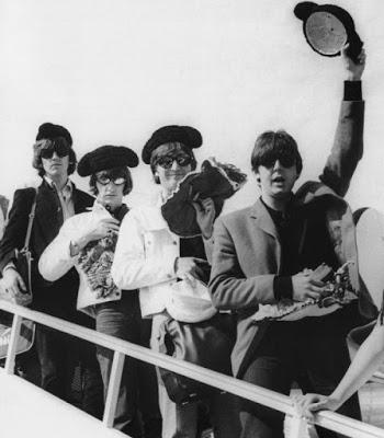 Los Beatles, los Rolling Stones y la Monumental