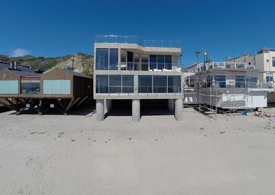 Casa Contemporanea sobre el Mar,  en Malibu
