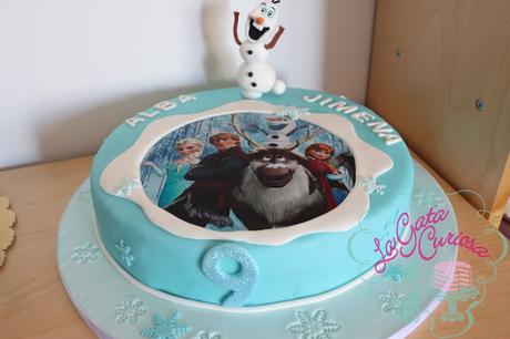 TARTA FONDANT FROZEN CON OLFAF PARA ALBA Y JIMENA