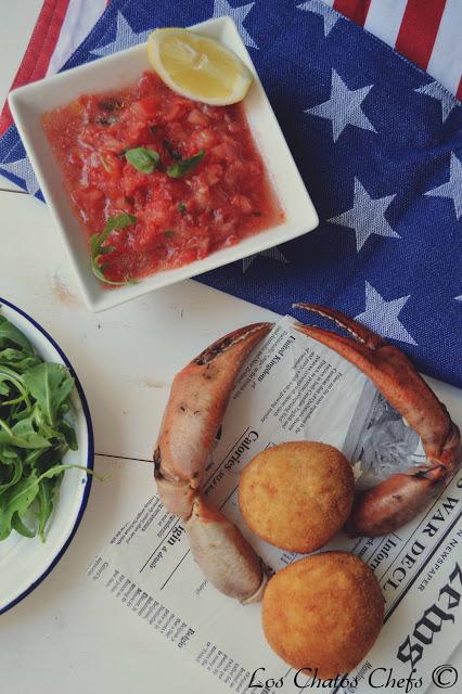 Crab balls con salsa