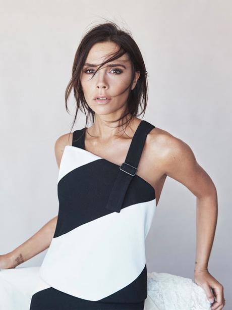 Victoria Beckham luce despeinada para la portada de Vogue Australia