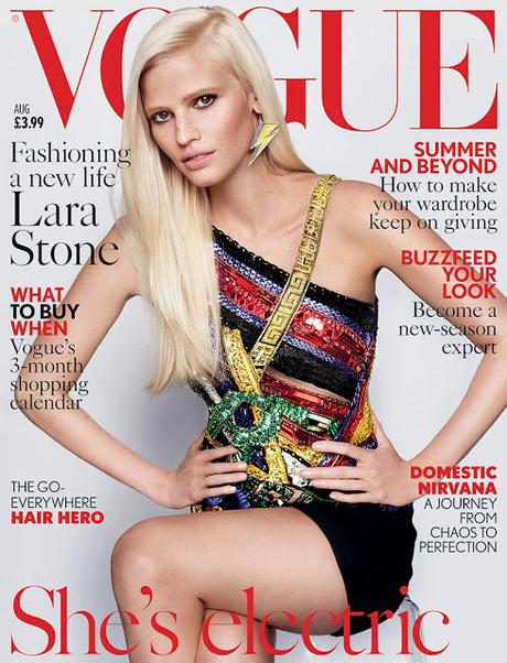 Lara Stone posa para dos portadas para Vogue