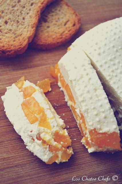 Ensalada con queso fresco de nectarinas y jamón de pato