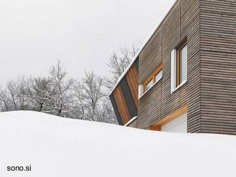 Moderna casa prefabricada de dos pisos en Eslovenia. Moderna casa prefabricada de dos pisos en Eslovenia.