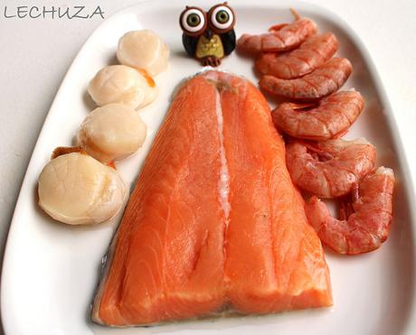 BROCHETA DE SALMON, VIEIRAS Y LANGOSTINOS (8)