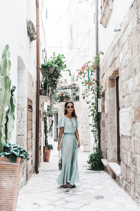 Polignano_A_Mare-Guerlain-Beauty_Road_Trip-Long_Dress-Chole_Bag-Outfit-Street_Style-Italy-9