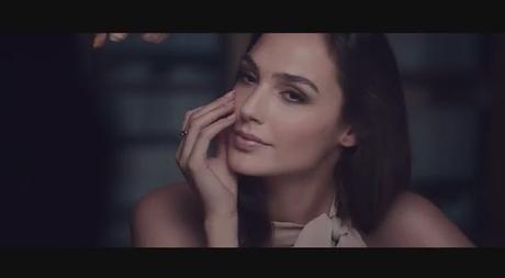 Gal Gadot seduce en la nueva campaña de 'Bamboo' de Gucci