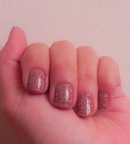 Bronce suave de verano (look y manicura)