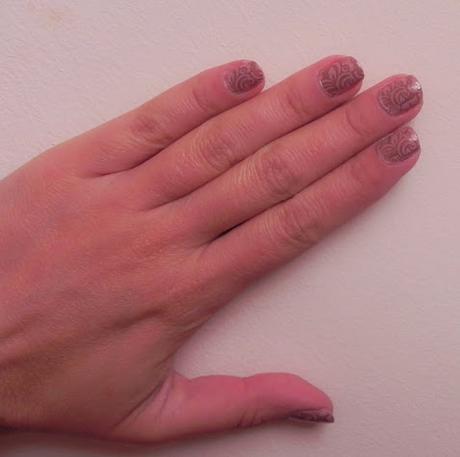 Bronce suave de verano (look y manicura)