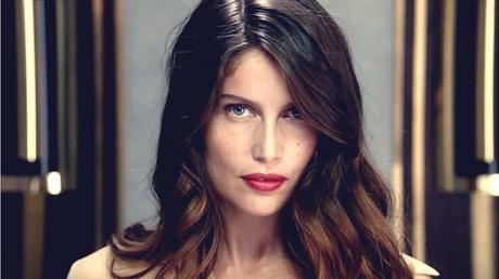 Nina Ricci inicia un nuevo capítulo, liberando un nuevo sueño femenino Publipost-LExtase-960x623